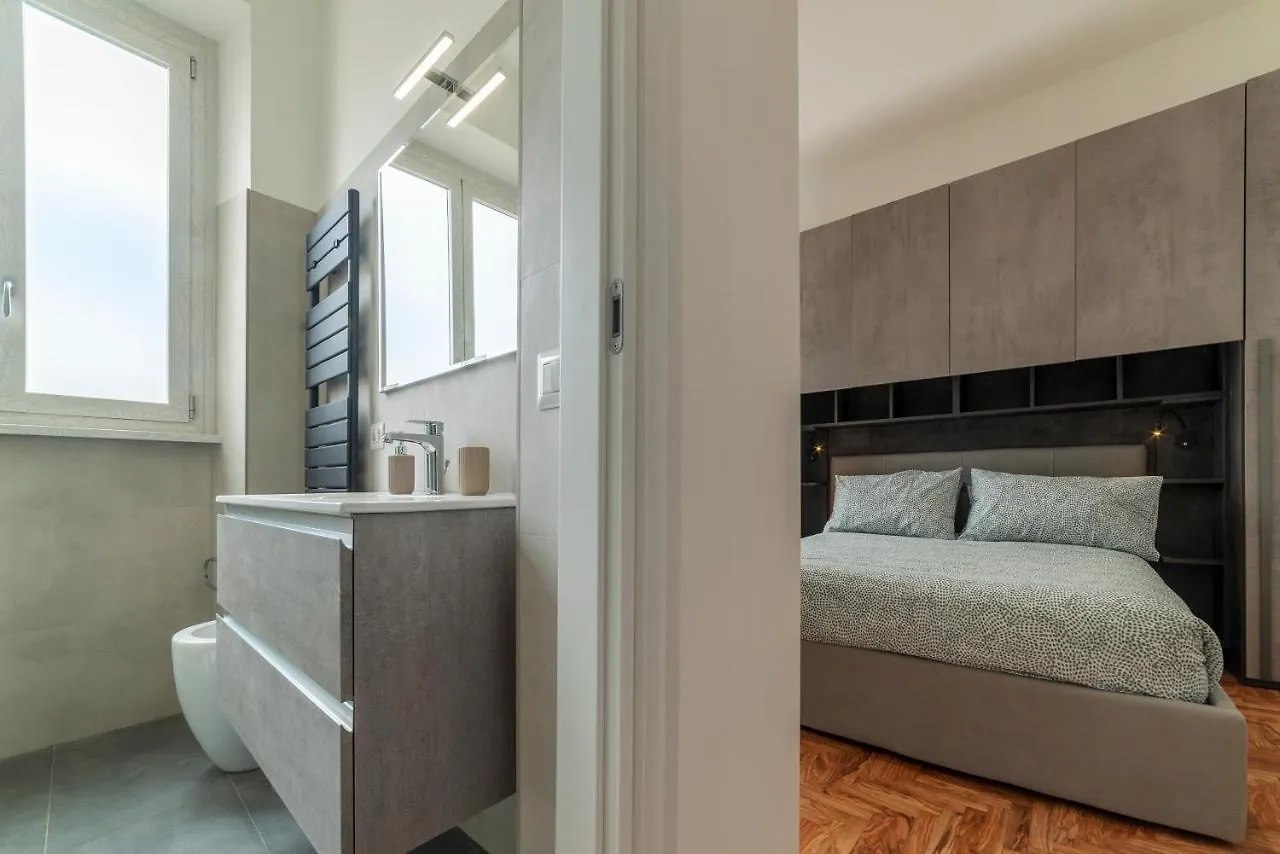 Rione Prati Elegant Apartment With Balcony Rom
